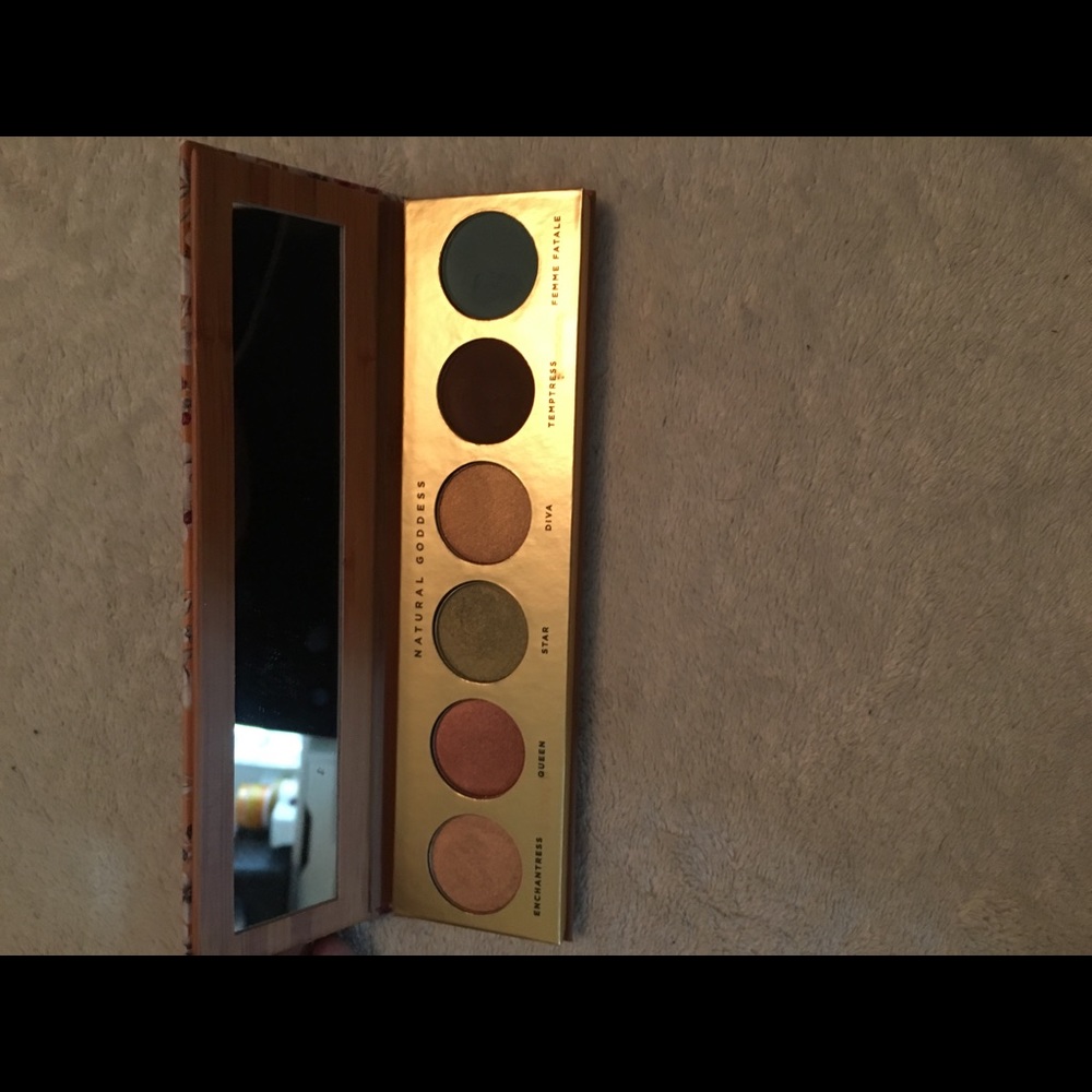 6 pan Butter London eyeshadow pallet